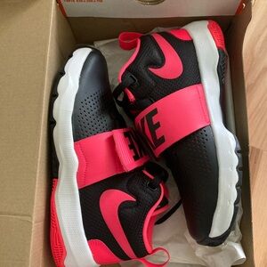 Size 4y Nike sneakers